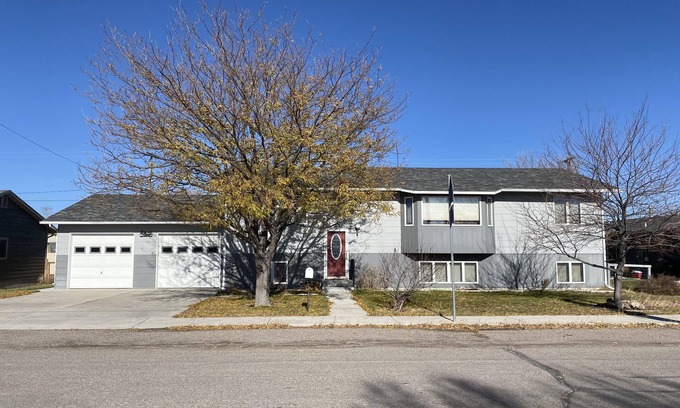 Dillon House | Montana Home close to golfing, fishing, skiing, hiking, hunting and downtown