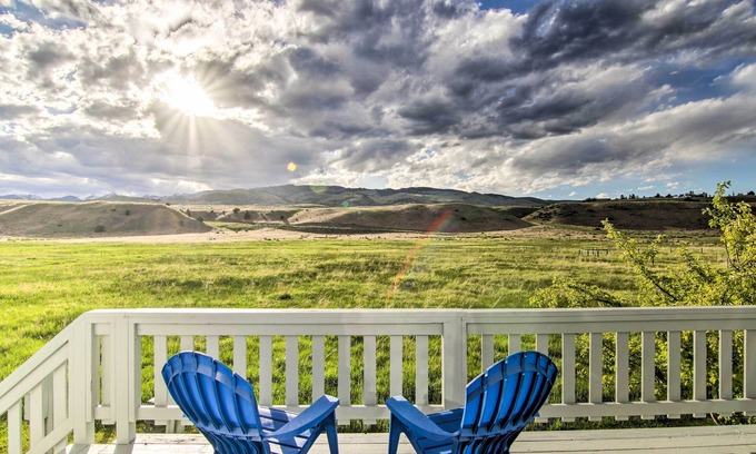 Emigrant Apartment | Montana's Emigrant Peaks Getaway: Apt w/Amenities