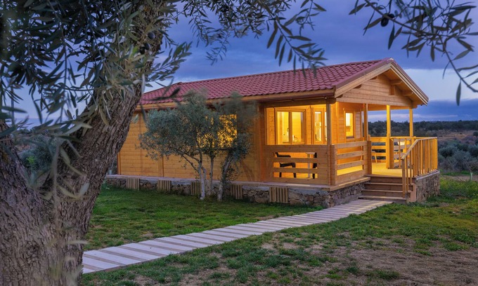Almodovar e Graca dos Padroes Cabin | Monte Beato 2-bedroom bungalow