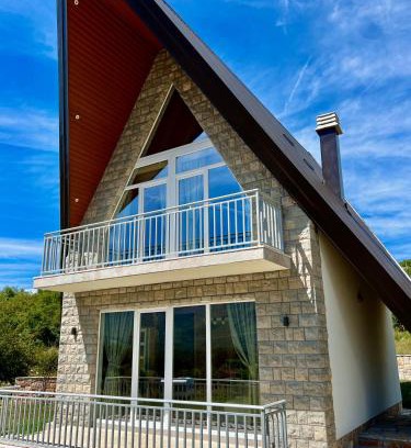 Savnik House | Monte Escape Village