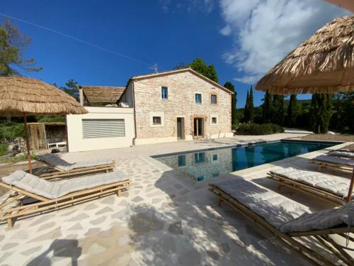 Pergola Apartment | Monte Pino