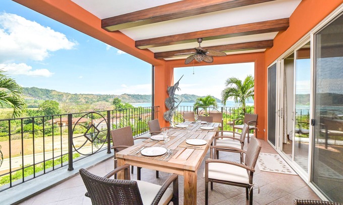 Herradura Condo | Montebello 2C, 3Bdrs, 3Bath, 2nd Floor