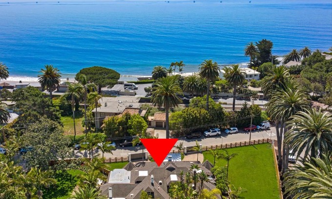 Montecito Villa | Montecito Hamptons Style Gated Resort - Steps from the Beach