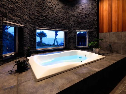 Tateyama Villa | Monterey House by SANA