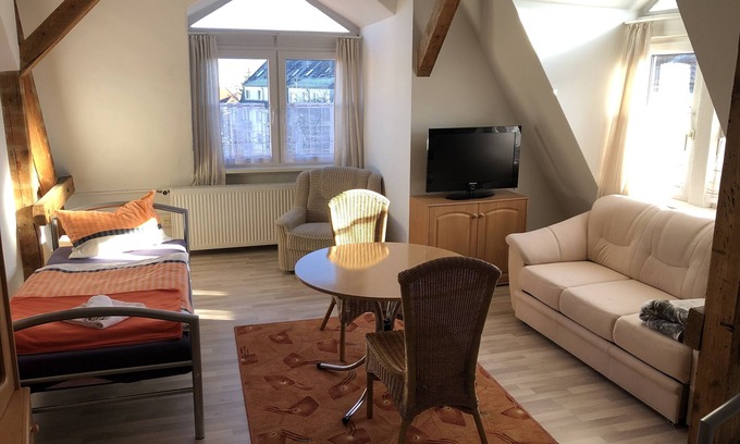 Krampfervorstadt Apartment | “Monteur Domizil Erfurt” double room XL 302
