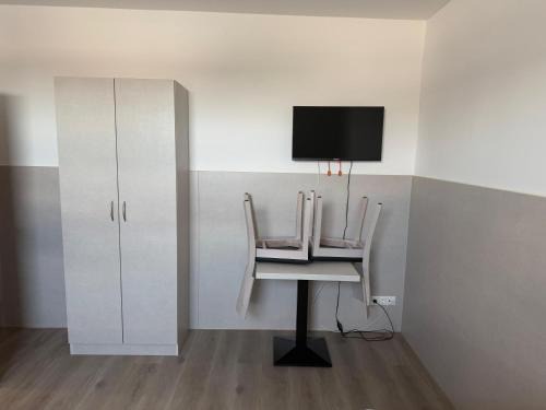 Ferdinandshof Apartment | Monteur Zimmer