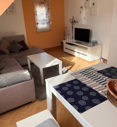 Hummeltal Apartment | Monteurwohnung bei Bayreuth nur 6 Min zur Autobahn A9, Ruhige Lage, Parkplatz inklusive!
