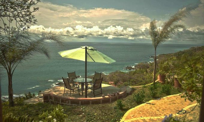 Montezuma House | Montezuma Heights Art House. Amazing ocean view. Sleep 7