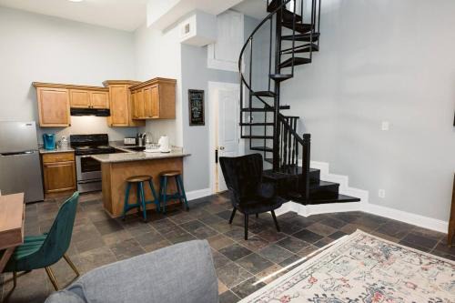 Treme House | Monthly - Dumaine Historic Carriage House