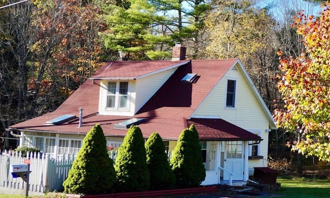 Samsonville House | MONTHLY/LONG TERM RENTAL - WATERFALL
