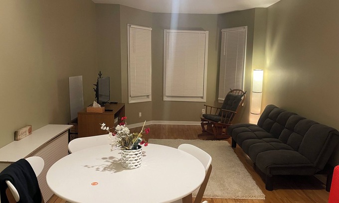 Centretown West Apartment | Monthly rental - 1-BDR apt, ALL included (hot water, hydro and heating).