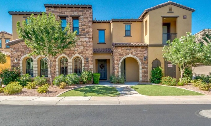 Fulton Ranch House | Monthly Rental - Luxury 3bed in the heart of Ocotillo golf community pool & gym