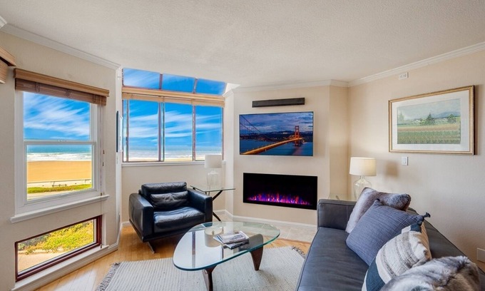 Outer Richmond Condo | MONTHLY RENTAL OCEANFRONT Wow! THE VIEW! Top of the Line - balcony/elevators