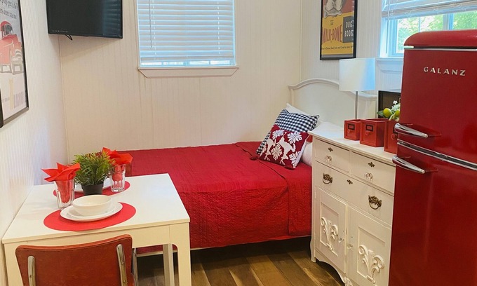 Grand Prairie House | Monthly stay ! Cutest Guesthouse with private Backyard & Entrance