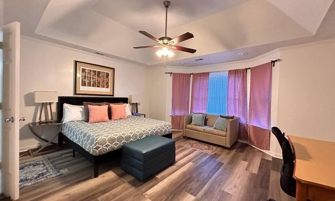 Southwind House | MONTHLY STAYS-Marvelous 6BR Memphis Home -near Memphis Airport