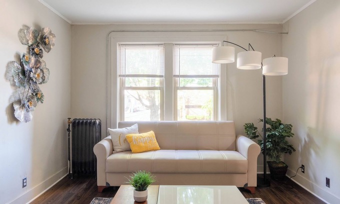 Dearborn Apartment | Monthly Stays Quiet & Fully Equipped