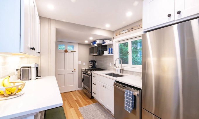 Hull House | Monthly Summer Rental - Newly Renovated Bungalow Steps to the Beach