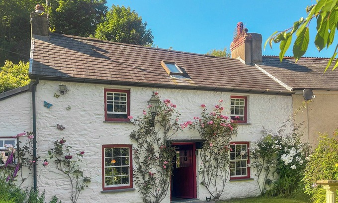 Fishguard Cottage | Monthly Tutor's Cottage