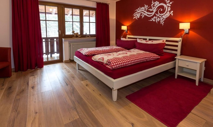Grashof Apartment | Montis 84 sqm, balcony, kitchen extra, 2 bedrooms, living room, max 4 persons