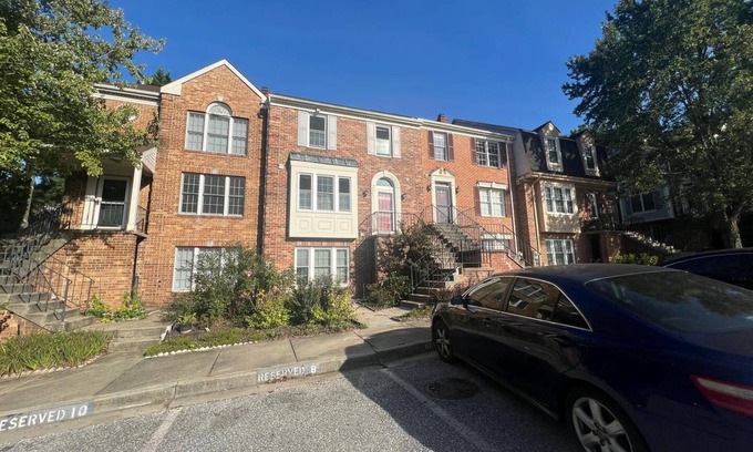 Montpelier Apartment | Montpelier Spot Laurel Private Entrance & Parking