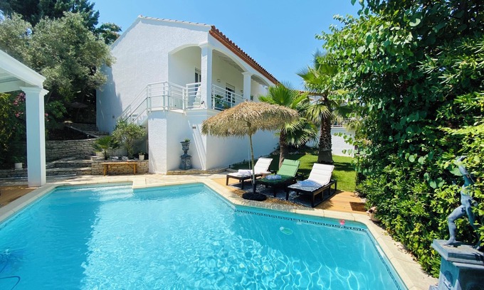 Juvignac Villa | Montpellier, Villa for 6 guests, 1000m2 land, pool 8x5m, palm trees, golf-view