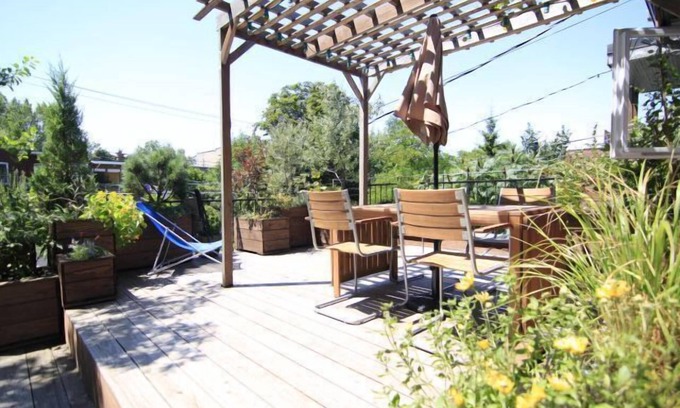 La Petite-Patrie Apartment | Montreal: Chez Patrac. Apartment/flat Big and sunny terrace and near Metro