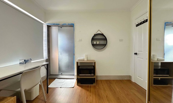 Montrose Apartment | Montrose Double Bed Room close to City