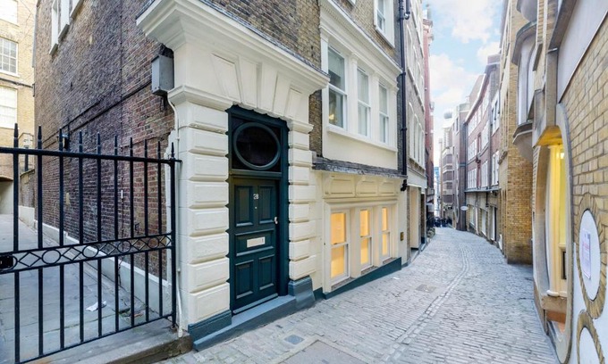 Billingsgate Apartment | Monument Apartments