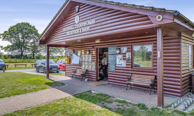 Woodhall Spa Ski Chalet | Monument Lakeside Lodge Pet Friendly