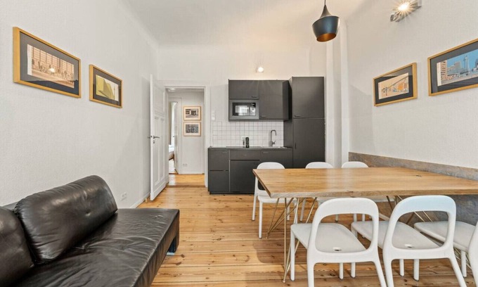 Friedrichshain Apartment | Mooeve 13 apartment in Berlin