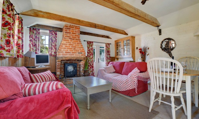 Aylsham House | Moon Beam - One Bedroom House, Sleeps 2