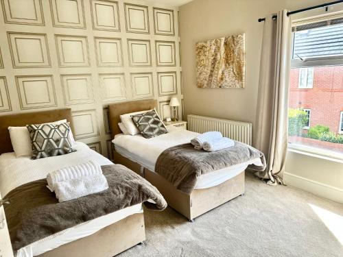 Crewe House | Moon House Crewe