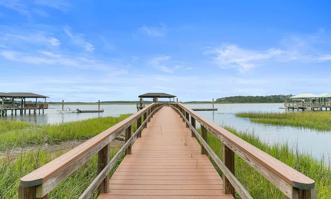 Burnside Island House | Moon River House