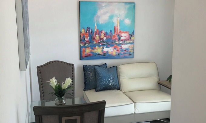 Eleanor Roosevelt Apartment | Moon Roosevelt Downtown local-urban humble area 1-bedroom apartment in San Juan