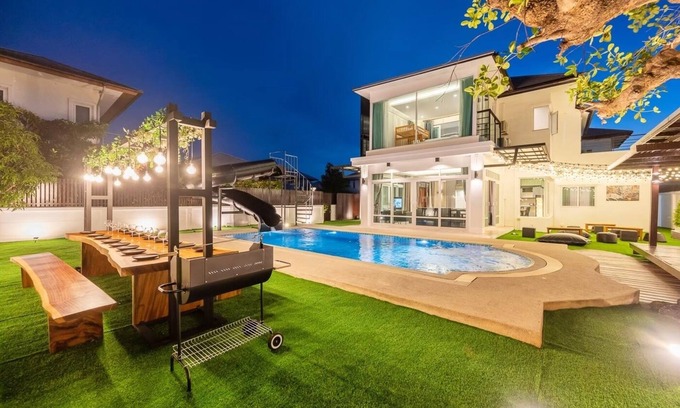 Bang Lamung Villa | Moon Shade Pool Villa Pattaya. 5 Bed, 4.5 Bath, Slider, Pool, Outdoor BBQ.