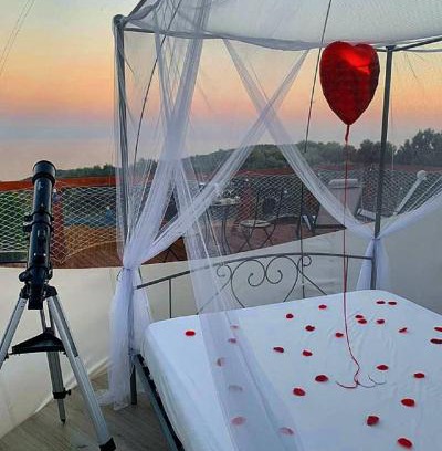 Camerota Other | Moonlight Bubble Room