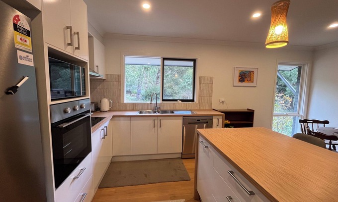 Daylesford House | Moonlight - Charming retreat | 10 mins from Hepburn Springs Spa | Fireplace