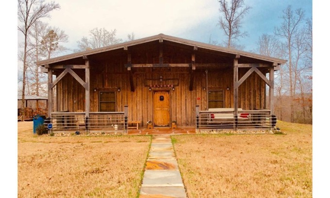 Redfield Cabin | Moonlight Country Cabin -Brand New Custom Build Secluded for a Romantic Getaway!