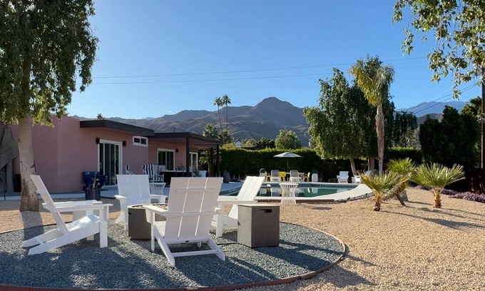 Cathedral City Cove House | Moonlight Cove Modern: Set atop the foothills with 360° valley & mountain views