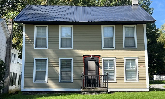 Milford House | Moonlight Graham Archie 1 of 2, 3 bdrm homes w/pool, fire pit, near Dreams Park