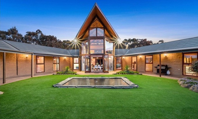 Whittlesea House | Moonlight Retreat
