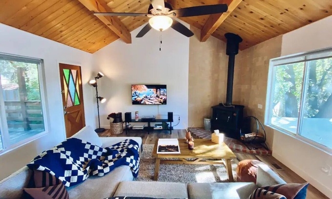 Moonridge Cabin | Moonridge A-Frame – Family Cabin w/Hot Tub & Cozy Vibes