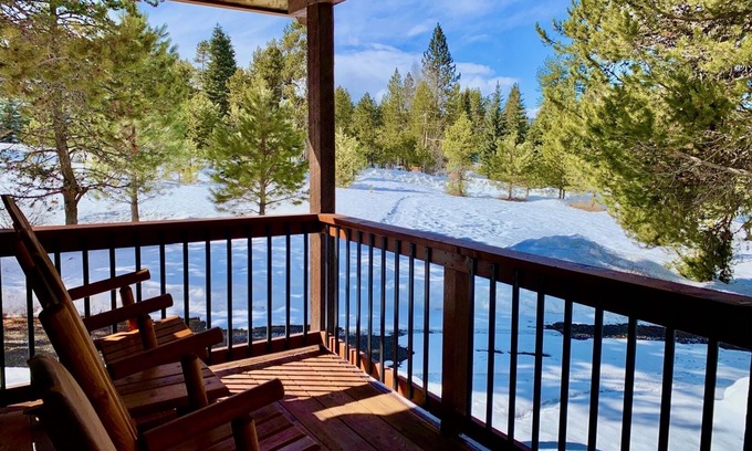 McCall House | Moonridge Hideaway River Access & Dog Friendly