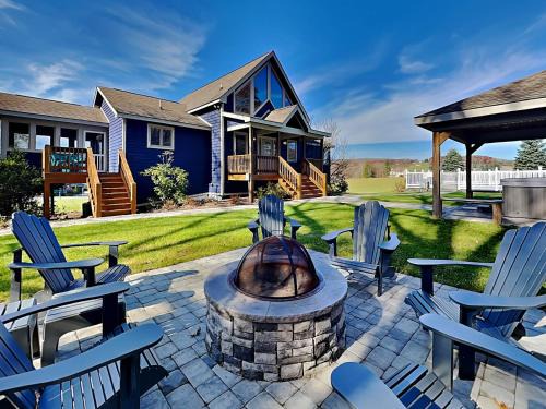 Waterfront Greens House | Moonrise Retreat
