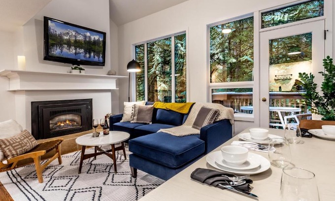 Deming House | Moonriver Retreat