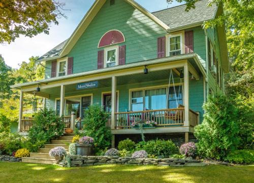 Hammondsport Bed & Breakfast | Moonshadow B&B