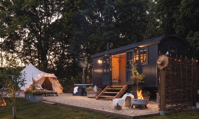 Truro Cottage | MOONSHINE, pet friendly, country holiday cottage in Truro