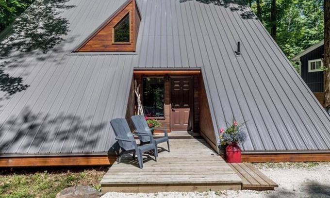 Oro-Medonte Ski Chalet | Moonstone Chalet: Your perfect city escape! With Hot tub