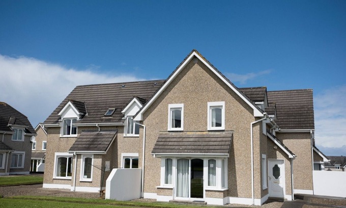 Kilkee Ski Chalet | Moore Bay Holiday Village