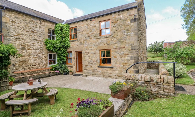 Hexham Cottage | MOORGAIR COTTAGE, family friendly, with open fire in Hexham